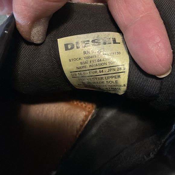 Used men’s snickers size 10.5 by diesel - Picture 4 of 9